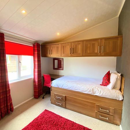 Villa Benarty 11 With Private Hot Tub - Fife - Loch Leven - Lomond Hills - Pet Friendly à Kelty Extérieur photo
