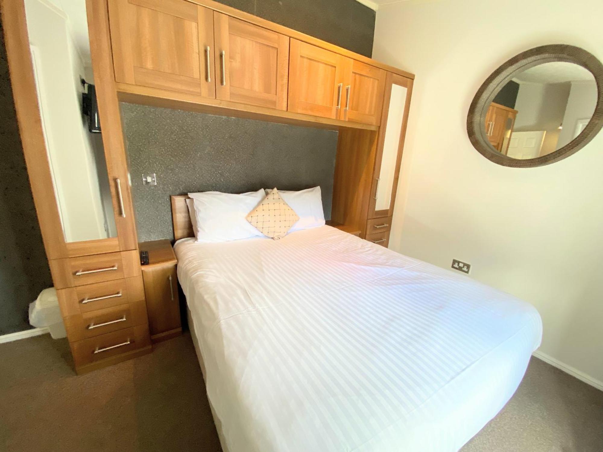 Villa Benarty 11 With Private Hot Tub - Fife - Loch Leven - Lomond Hills - Pet Friendly à Kelty Extérieur photo