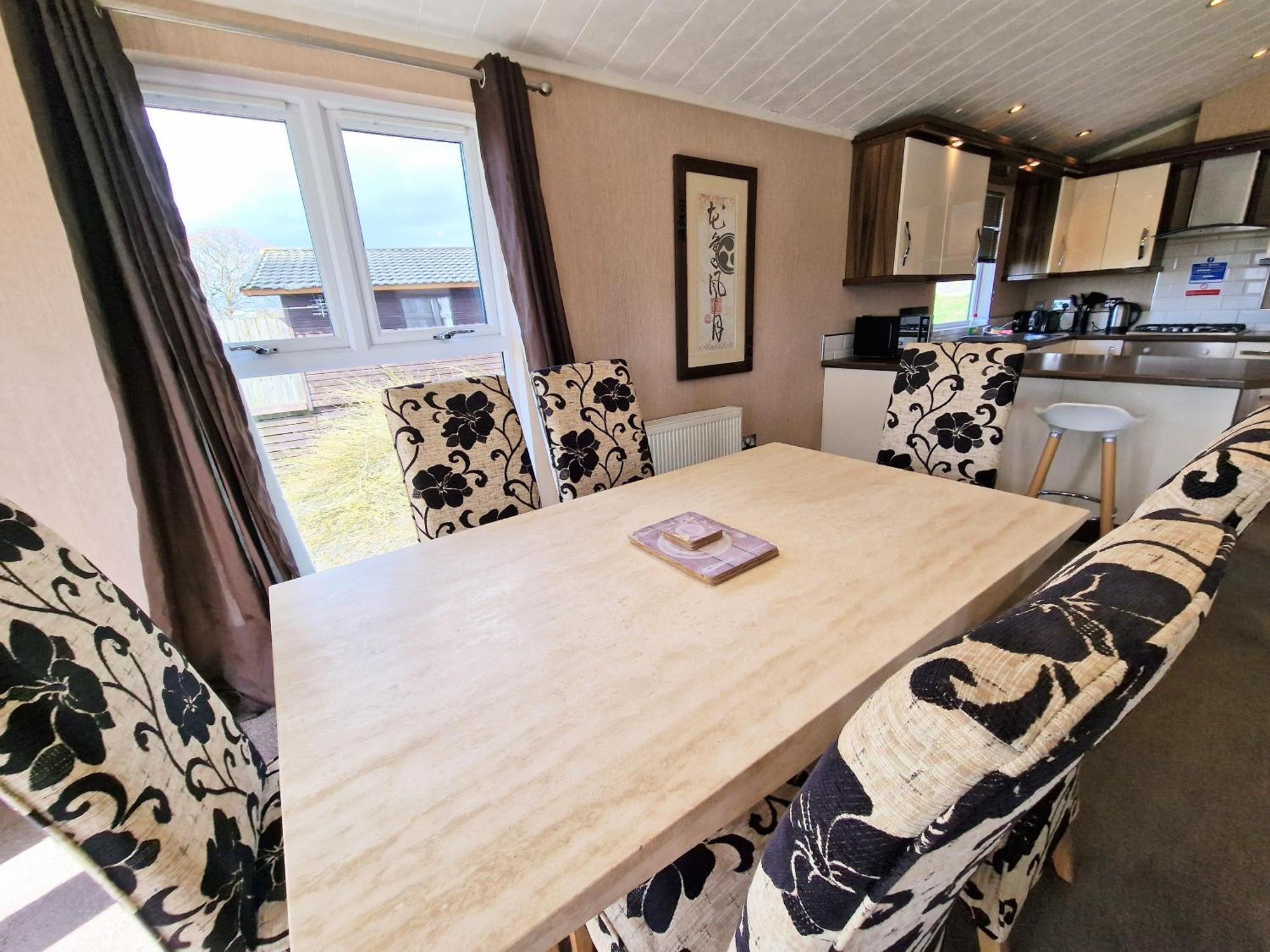 Villa Benarty 11 With Private Hot Tub - Fife - Loch Leven - Lomond Hills - Pet Friendly à Kelty Extérieur photo